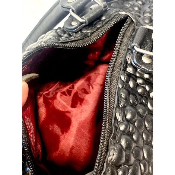 Gothic Black Toad Handbag with Green Glow Eyes - Stylish Vegan Crossbody Purse - Picture 5 of 7